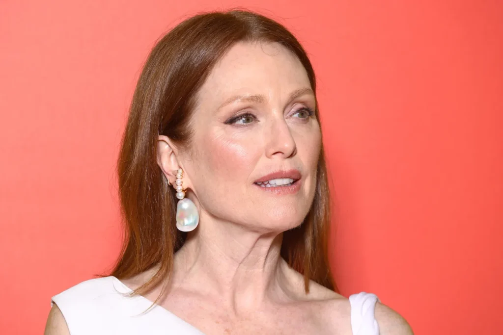 Wie begann die Reise von Julianne Moore?