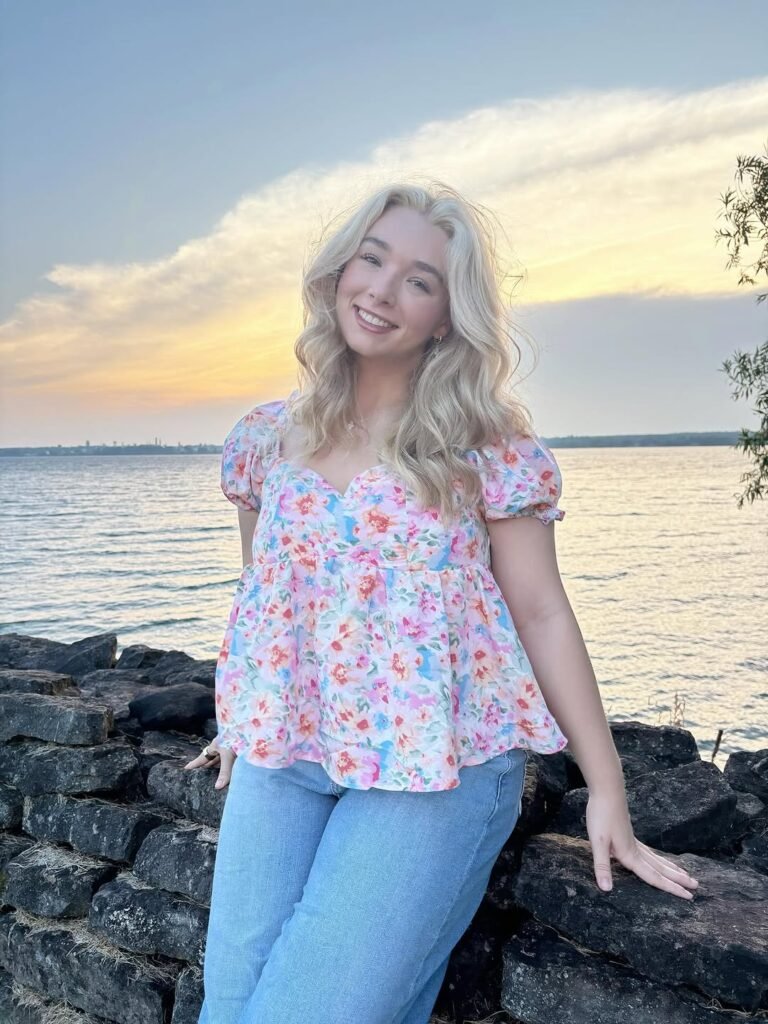 How does she handle criticism and cruelty?