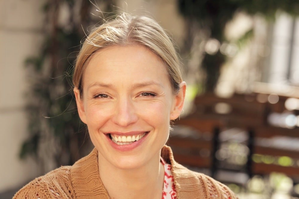 Wer ist Sandra Borgmann abseits der Kamera?