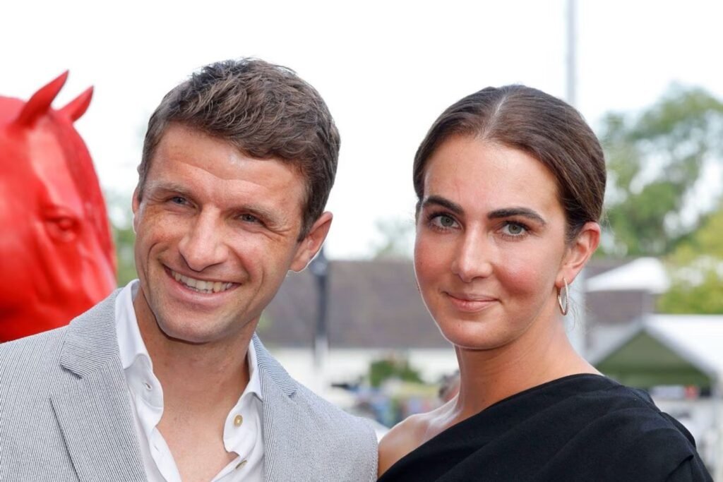 Seit wann ist Lisa Müller verheiratet?