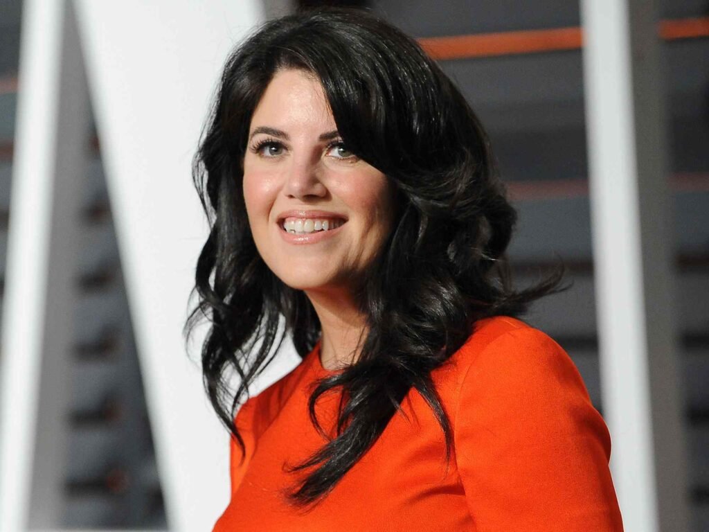 Monica Lewinsky: Wie sie aus einem Skandal ihre Stärke machte Monica Lewinsky: Wie sie aus einem Skandal ihre Stärke machte