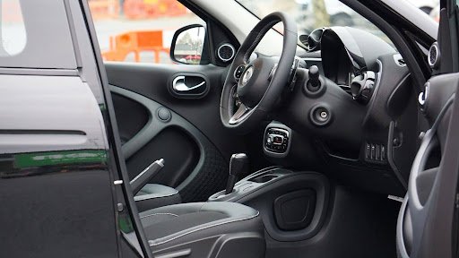 Wie wählt und lackiert man eine Motorhaube Seat Ibiza 6J passend zum Farbcode bzw. zur VIN-Nummer? Wie wählt und lackiert man eine Motorhaube Seat Ibiza 6J passend zum Farbcode bzw. zur VIN-Nummer?