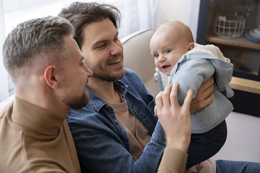 Leihmutterschaft für schwule Paare: Der Weg zur Familiengründung im Ausland Leihmutterschaft für schwule Paare: Der Weg zur Familiengründung im Ausland